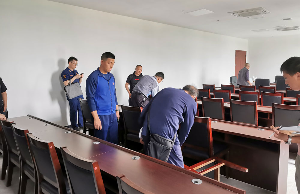 贵州省家具协会专家委员会帮助消防总队进行项目验收
